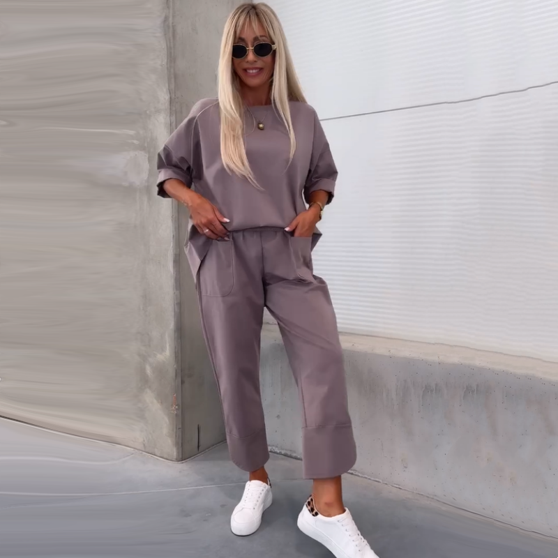 Ilina - Two Piece Set Short Sleeve Top and Pants